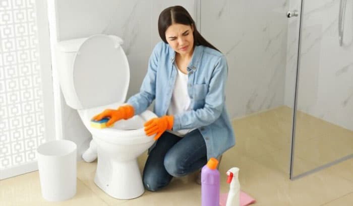 bathroom-smells-like-urine