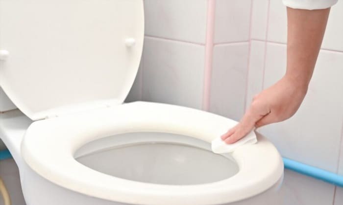 get-yellow-stains-out-of-toilet